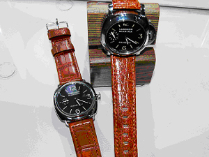 【右】PANERAI　クロコダイル＝ルミノールマリーナとGOYA (ゴヤ)を組み合わせたお客様